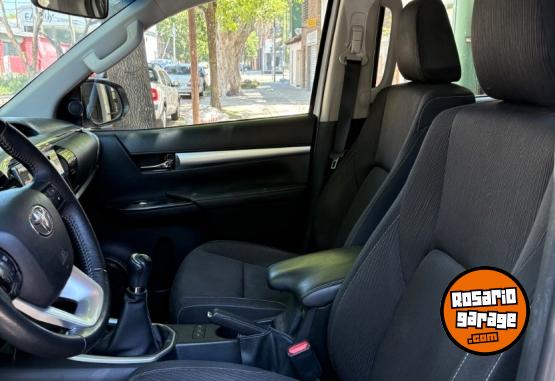 Camionetas - Toyota Hilux 2017 Diesel 80000Km - En Venta