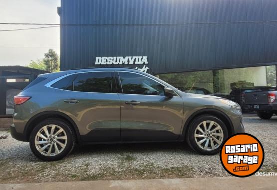 Camionetas - Ford KUGA TITANIUM 2021 Electrico / Hibrido 110000Km - En Venta