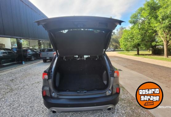 Camionetas - Ford KUGA TITANIUM 2021 Electrico / Hibrido 110000Km - En Venta