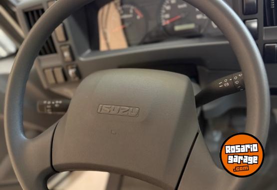 Camiones y Gr�as - ISUZU NPR75 CHASIS LARGO - En Venta