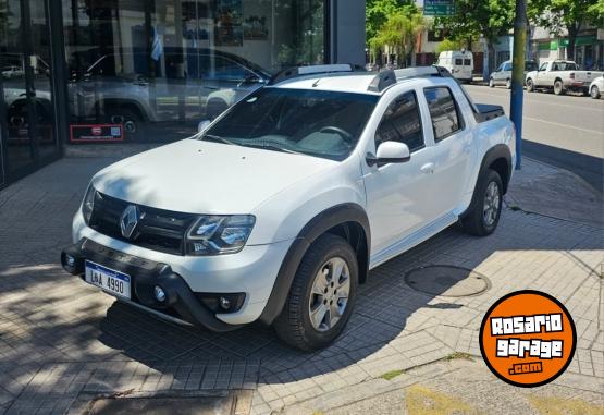 Camionetas - Renault OROCH OUTSIDER 2.0 NAV 2017 GNC 140000Km - En Venta
