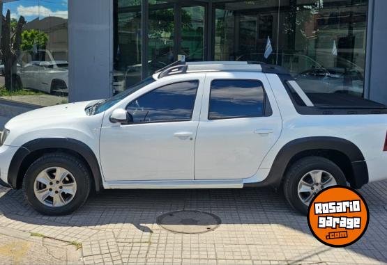 Camionetas - Renault OROCH OUTSIDER 2.0 NAV 2017 GNC 140000Km - En Venta
