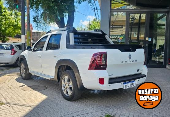 Camionetas - Renault OROCH OUTSIDER 2.0 NAV 2017 GNC 140000Km - En Venta