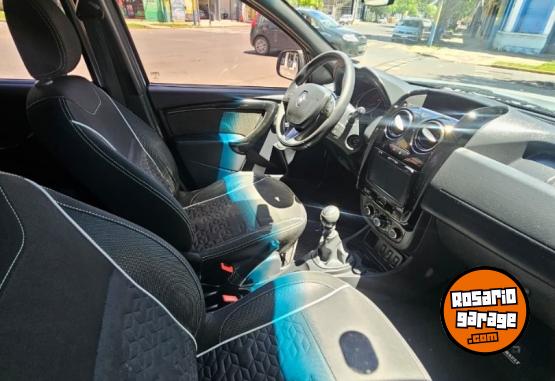 Camionetas - Renault OROCH OUTSIDER 2.0 NAV 2017 GNC 140000Km - En Venta