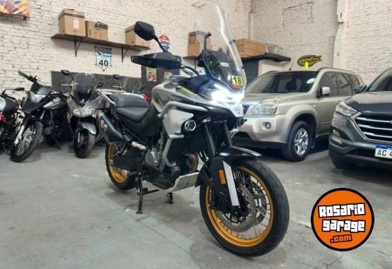 Motos - CF MT 800 2023 Nafta 26400Km - En Venta