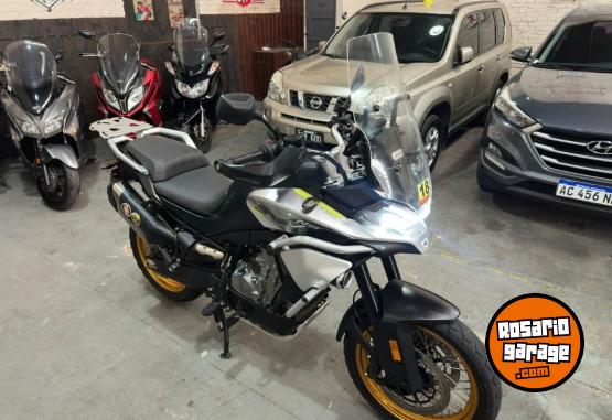 Motos - CF MT 800 2023 Nafta 26400Km - En Venta