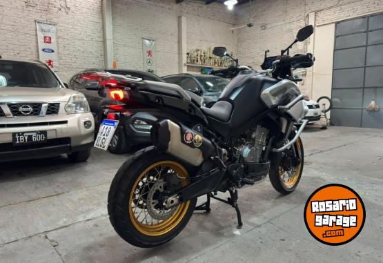 Motos - CF MT 800 2023 Nafta 26400Km - En Venta