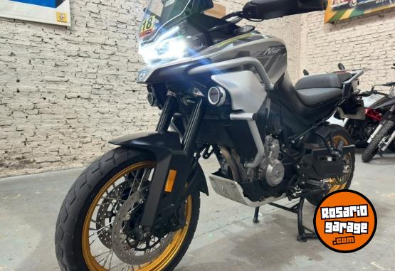 Motos - CF MT 800 2023 Nafta 26400Km - En Venta