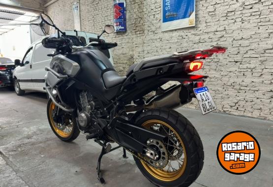 Motos - CF MT 800 2023 Nafta 26400Km - En Venta