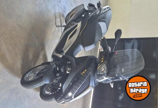 Motos - Piaggio Vespa 300 2017 Nafta 400Km - En Venta