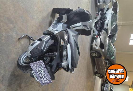 Motos - Piaggio Vespa 300 2017 Nafta 400Km - En Venta