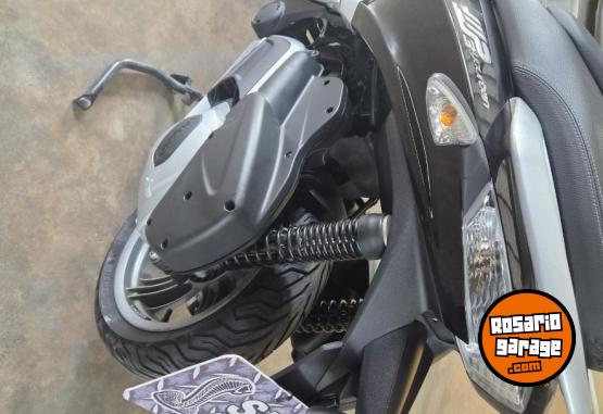 Motos - Piaggio Vespa 300 2017 Nafta 400Km - En Venta