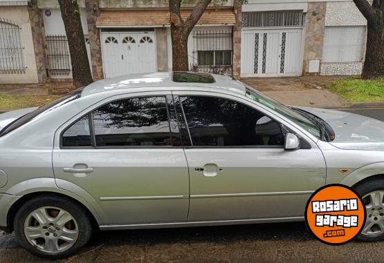 Autos - Ford Mondeo ghia 2001 Nafta 250Km - En Venta