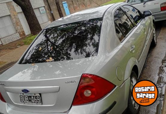 Autos - Ford Mondeo ghia 2001 Nafta 250Km - En Venta