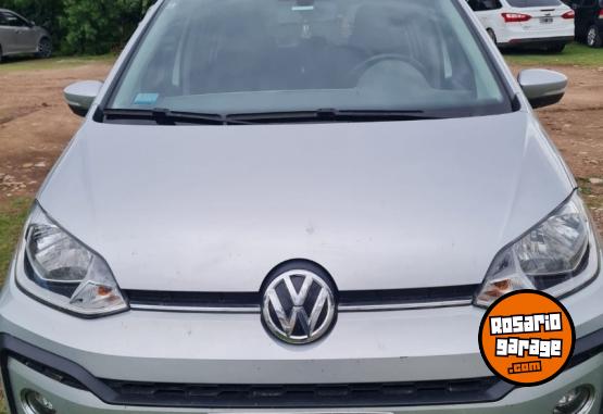 Autos - Volkswagen high UP 2018 Nafta 119000Km - En Venta