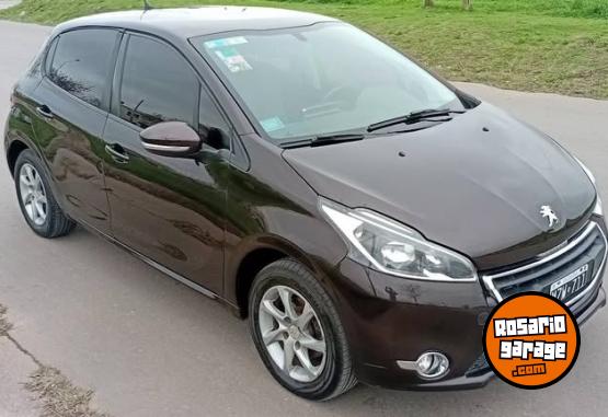 Autos - Peugeot 208 2013 Nafta 144000Km - En Venta