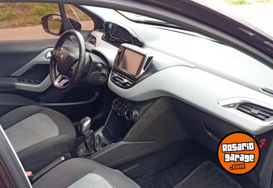 Autos - Peugeot 208 2013 Nafta 144000Km - En Venta