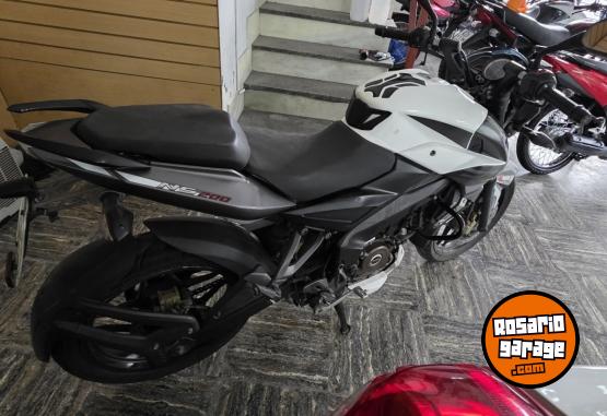 Motos - Bajaj Rouser n200 2022 Nafta 29000Km - En Venta