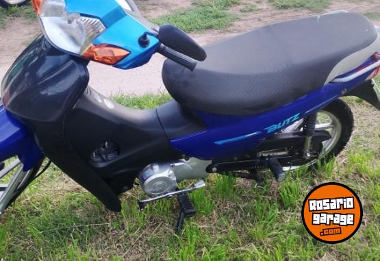 Motos - Motomel Blitz 2025 Nafta 6000Km - En Venta