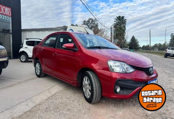 Autos - Toyota Etios XLS 2017 Nafta 89000Km - En Venta