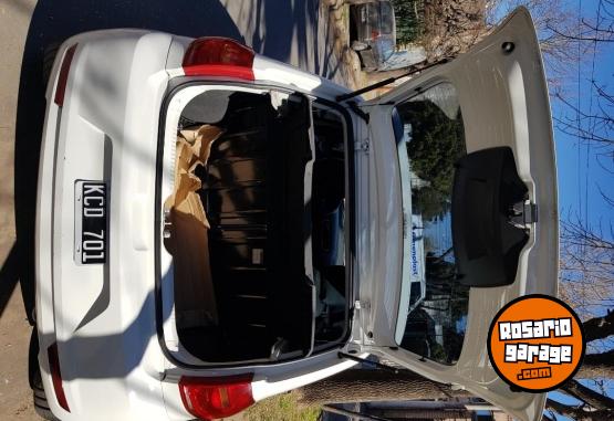 Autos - Volkswagen FOX 1.6 I MOTION 2011 Nafta 130000Km - En Venta