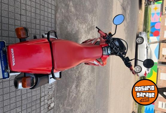 Motos - Honda Tornado XR 250 2022 Nafta 32000Km - En Venta