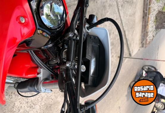 Motos - Honda Tornado XR 250 2022 Nafta 32000Km - En Venta