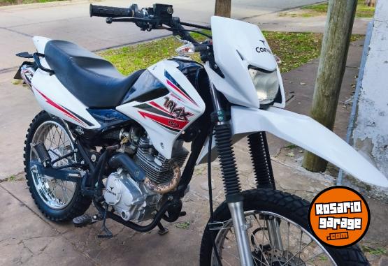 Motos - Corven Triax 150 2022 Nafta 8800Km - En Venta