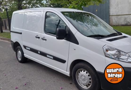 Utilitarios - Peugeot Expert 2015 Diesel 198000Km - En Venta