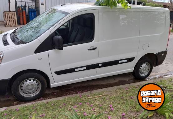 Utilitarios - Peugeot Expert 2015 Diesel 198000Km - En Venta