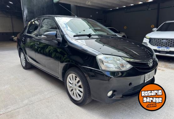 Autos - Toyota Etios XLS 2015 Nafta 180000Km - En Venta