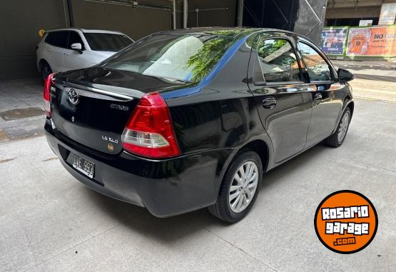 Autos - Toyota Etios XLS 2015 Nafta 180000Km - En Venta