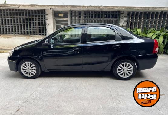 Autos - Toyota Etios XLS 2015 Nafta 180000Km - En Venta