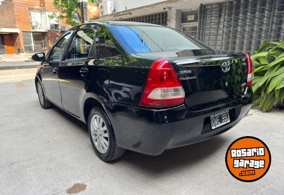 Autos - Toyota Etios XLS 2015 Nafta 180000Km - En Venta