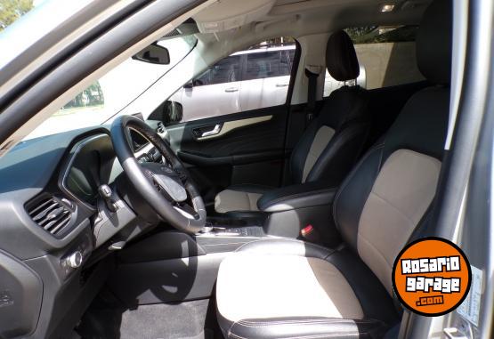 Camionetas - Ford KUGA TITANIUM 2.5L HIBRID 2022 Electrico / Hibrido 35000Km - En Venta