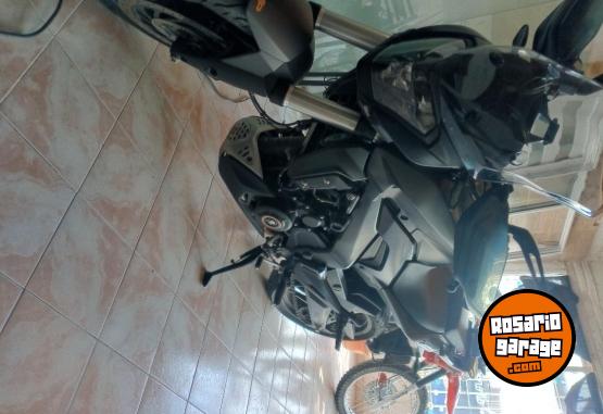 Motos - Bajaj Dominar400 2023 Nafta 9600Km - En Venta