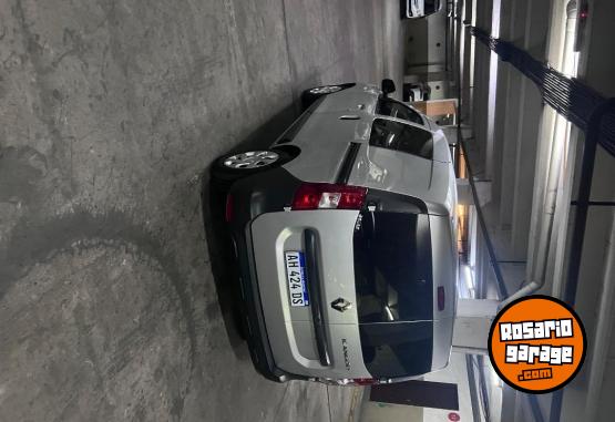 Utilitarios - Renault Kangoo 2024 GNC 30000Km - En Venta