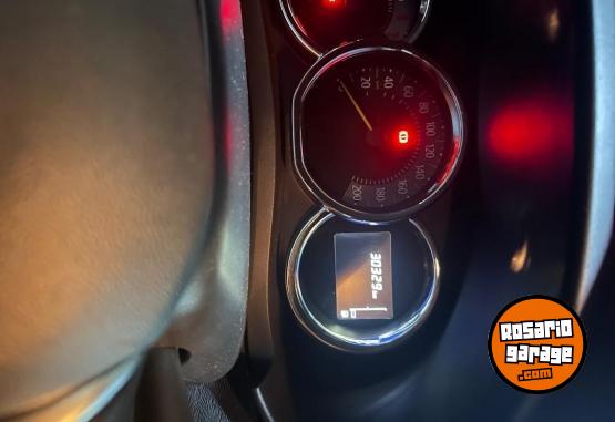 Utilitarios - Renault Kangoo 2024 GNC 30000Km - En Venta