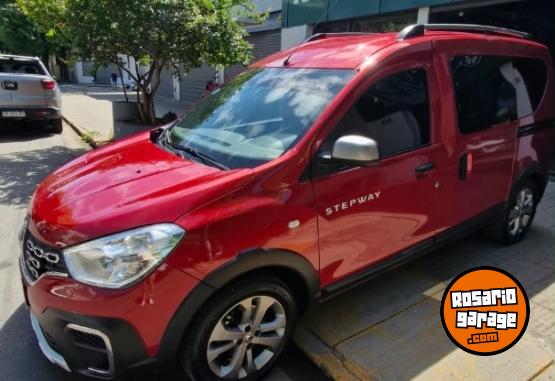 Utilitarios - Renault Kangoo Stepway 2020 GNC 114000Km - En Venta