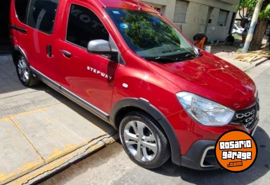 Utilitarios - Renault Kangoo Stepway 2020 GNC 114000Km - En Venta