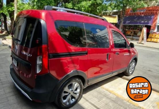 Utilitarios - Renault Kangoo Stepway 2020 GNC 114000Km - En Venta