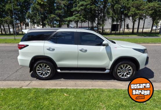 Camionetas - Toyota SW4 SRX 2.8 2021 Diesel 130000Km - En Venta