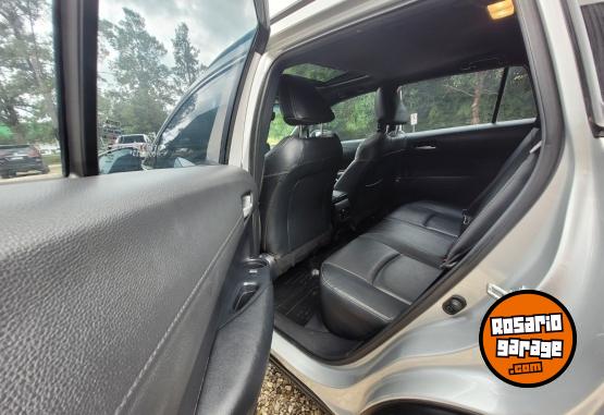 Camionetas - Toyota COROLLA CROSS SEG 2022 Nafta 110000Km - En Venta