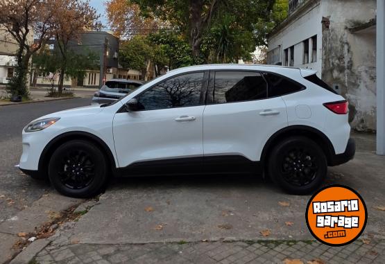 Camionetas - Ford Kuga se hibrida 2020 Nafta 135000Km - En Venta