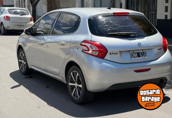 Autos - Peugeot 208 2015 Nafta 156000Km - En Venta