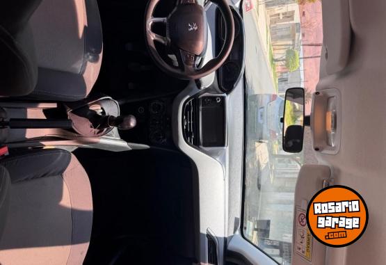 Autos - Peugeot 208 2015 Nafta 156000Km - En Venta