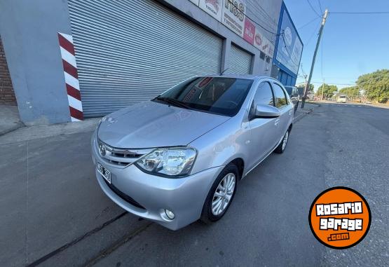 Autos - Toyota Etios XLS 2014 Nafta 140000Km - En Venta