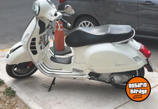 Motos - Vespa GTS 300 SUPER 2019 Nafta 38000Km - En Venta