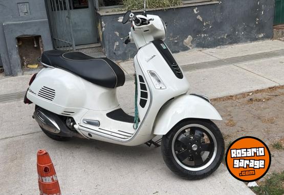 Motos - Vespa GTS 300 SUPER 2019 Nafta 38000Km - En Venta