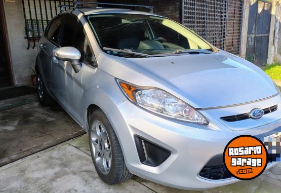 Autos - Ford Fiesta kinetic 2011 Nafta 178000Km - En Venta